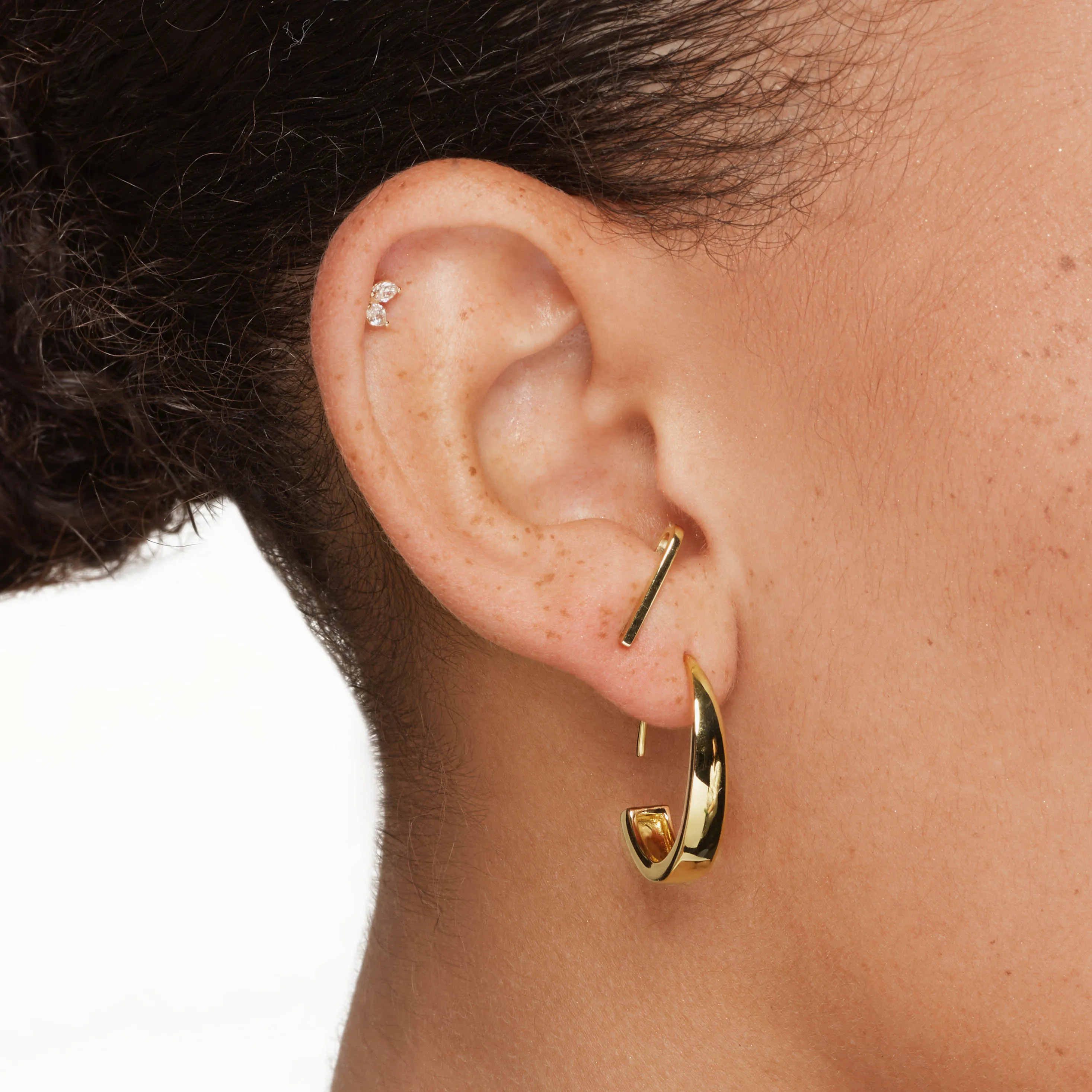 Plain Suspender Half Stud Earrings in Gold